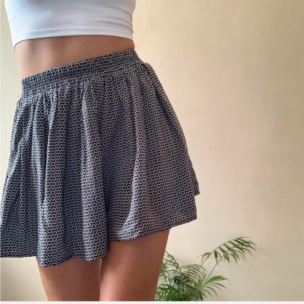Brandy Melville Classic Skirt